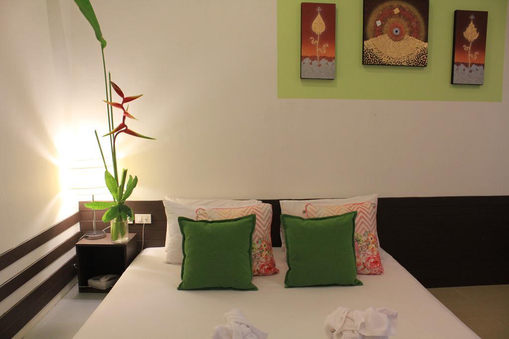 Mook Anda Hotel Phuket Esterno foto